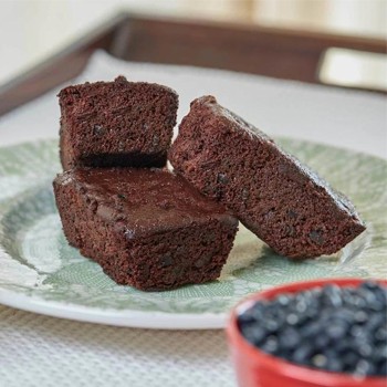 BlackOwnedBusiness DeeProteins’ BLACKBEAN BROWNIE